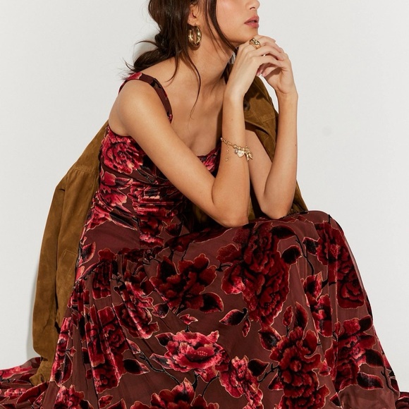 Red Floral Velvet Maxi Skirt - Picture 2 of 3